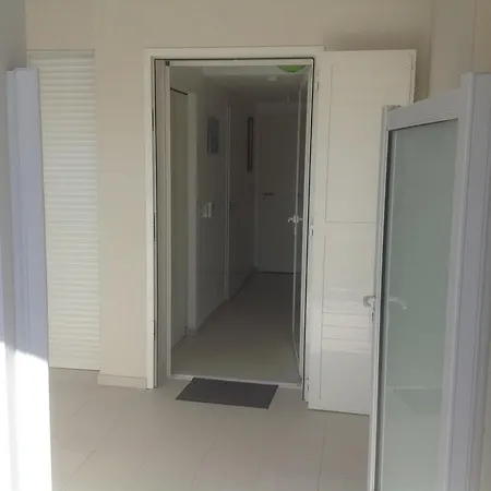 Route De La Pinede Apartment *
